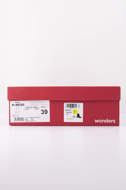 WONDERS H BOTA ISY en color TESTA  (6)