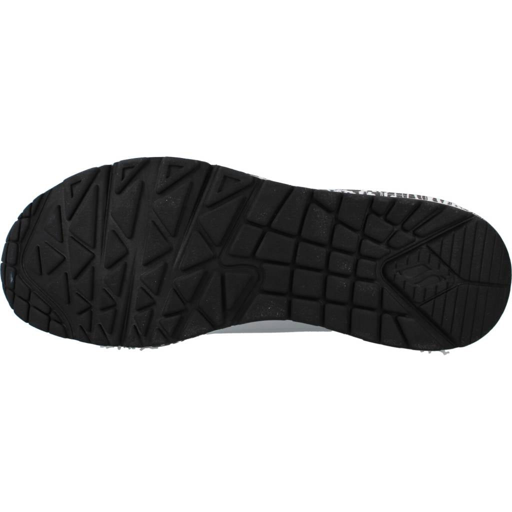 SKECHERS UNO - LOVING LOVE en color WBK  (6)