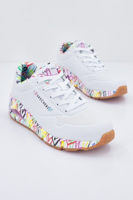 SKECHERS UNO - LOVING LOVE en color WHT  (2)