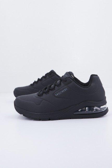 SKECHERS UNO  AIR AROUND YOU en color BBK  (2)