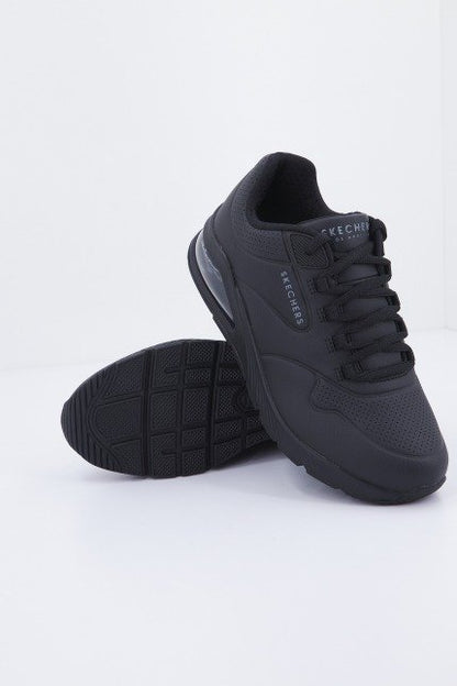 SKECHERS UNO  AIR AROUND YOU en color BBK  (3)