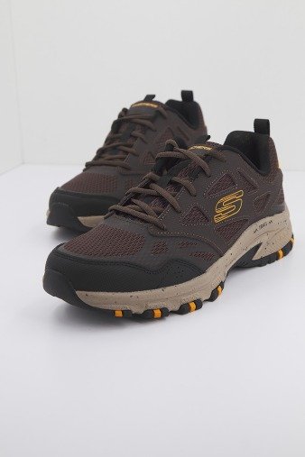 SKECHERS HILLCREST en color BRN  (2)