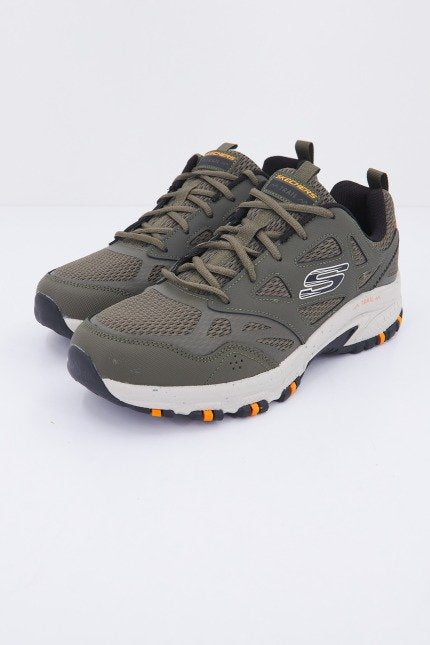 SKECHERS HILLCREST en color OLV  (2)