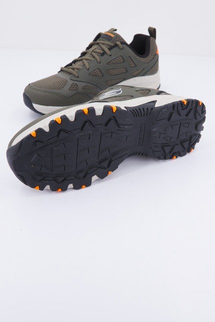 SKECHERS HILLCREST en color OLV  (3)