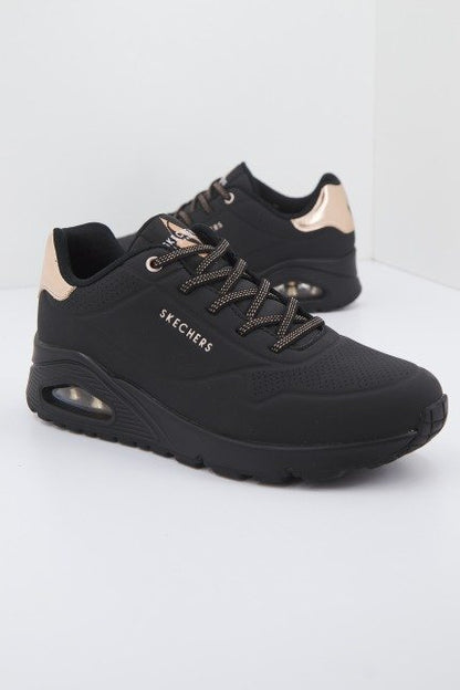 SKECHERS UNO - SHIMMER AWAY en color BBK  (1)