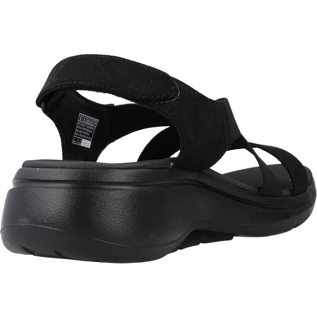 SKECHERS GO WALK ARCH FIT TRE en color BBK  (3)