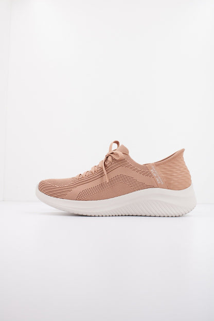 SKECHERS SLIP-INS: ULTRA FLEX en color TAN  (1)