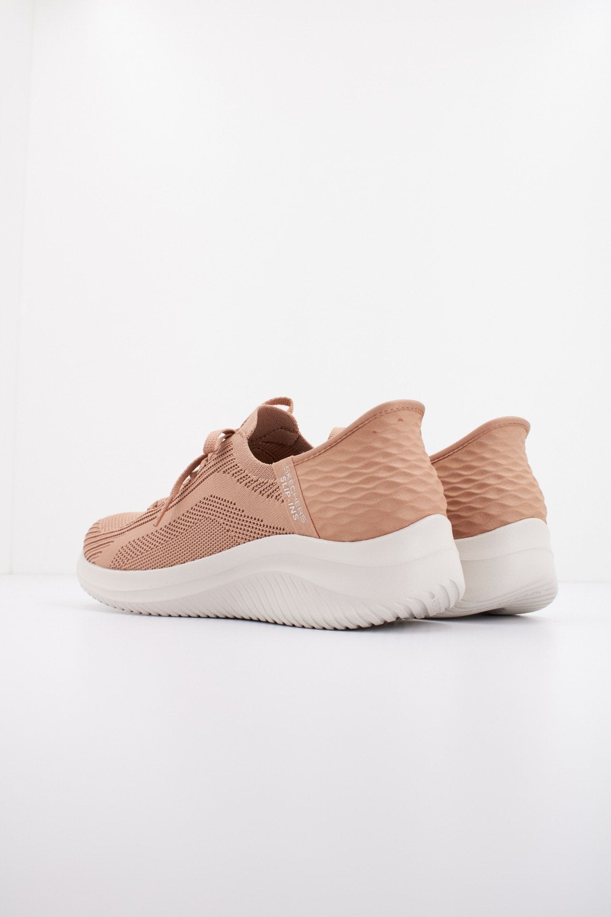 SKECHERS SLIP-INS: ULTRA FLEX en color TAN  (3)