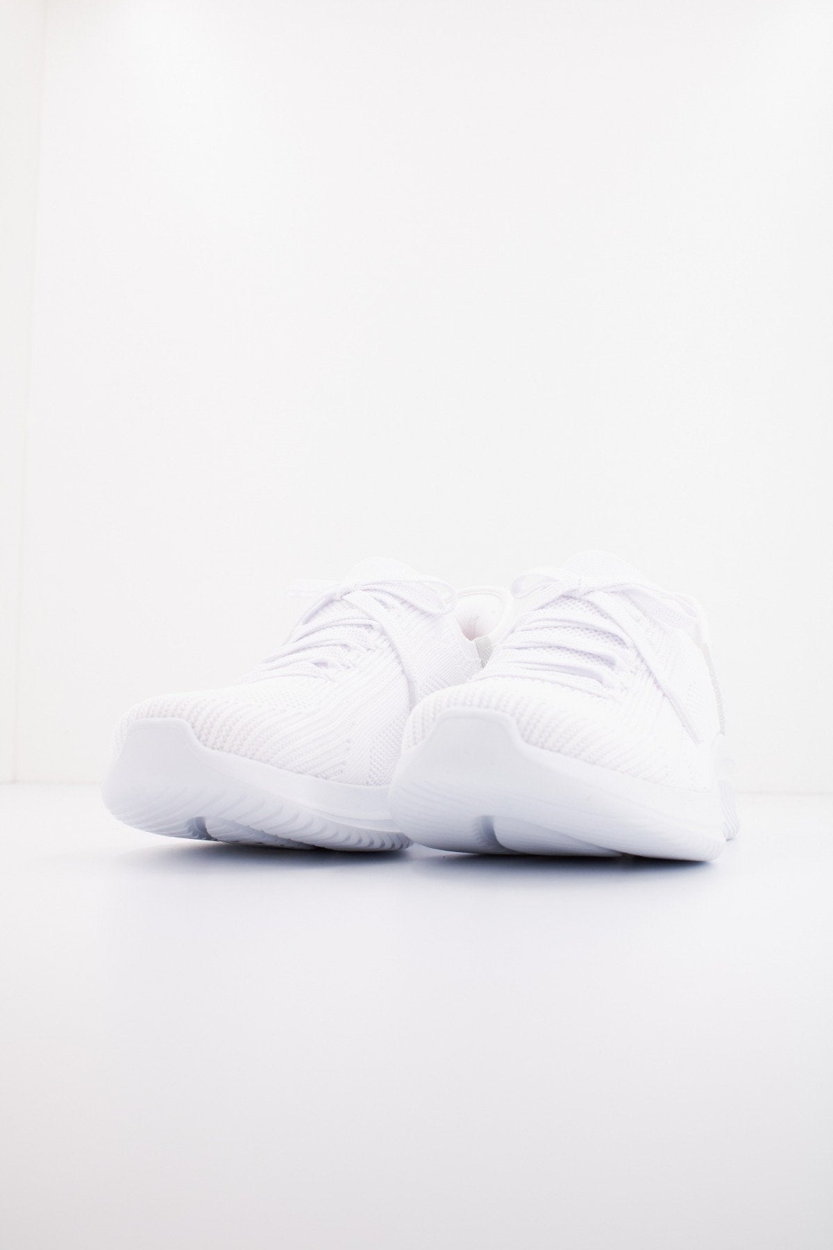 SKECHERS SLIP-INS: ULTRA FLEX en color WHT  (2)