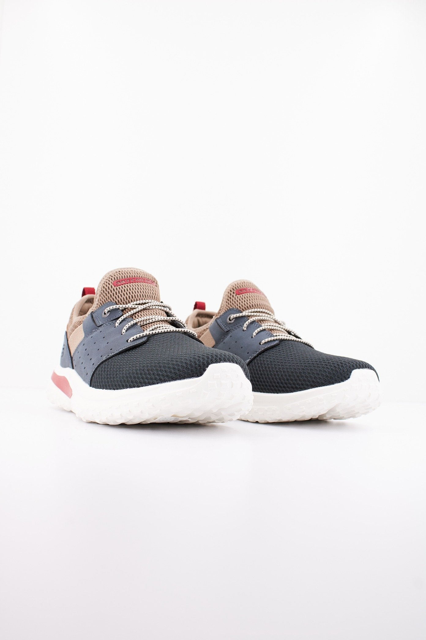 SKECHERS SOLVANO en color NVMT  (2)