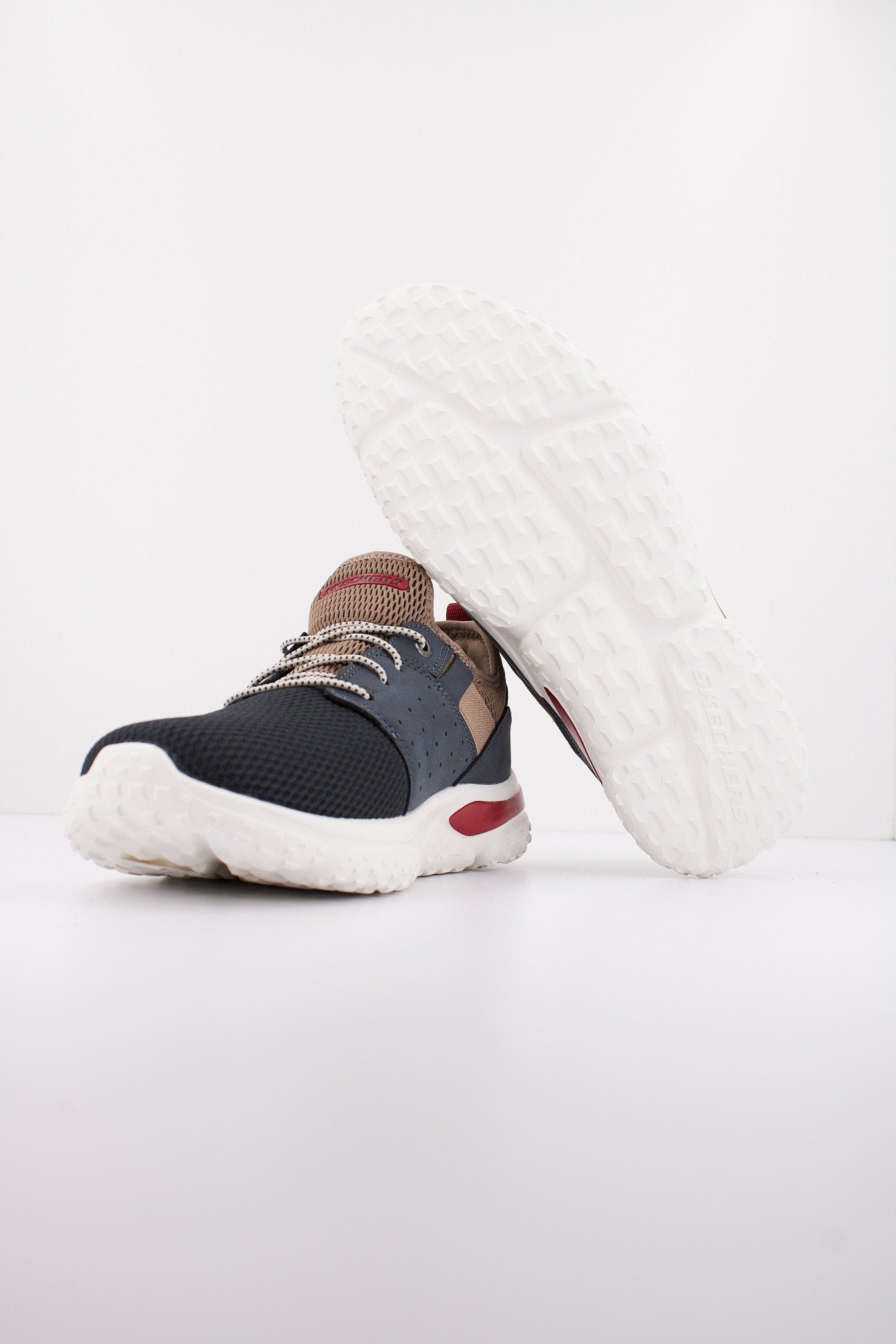 SKECHERS SOLVANO en color NVMT  (4)