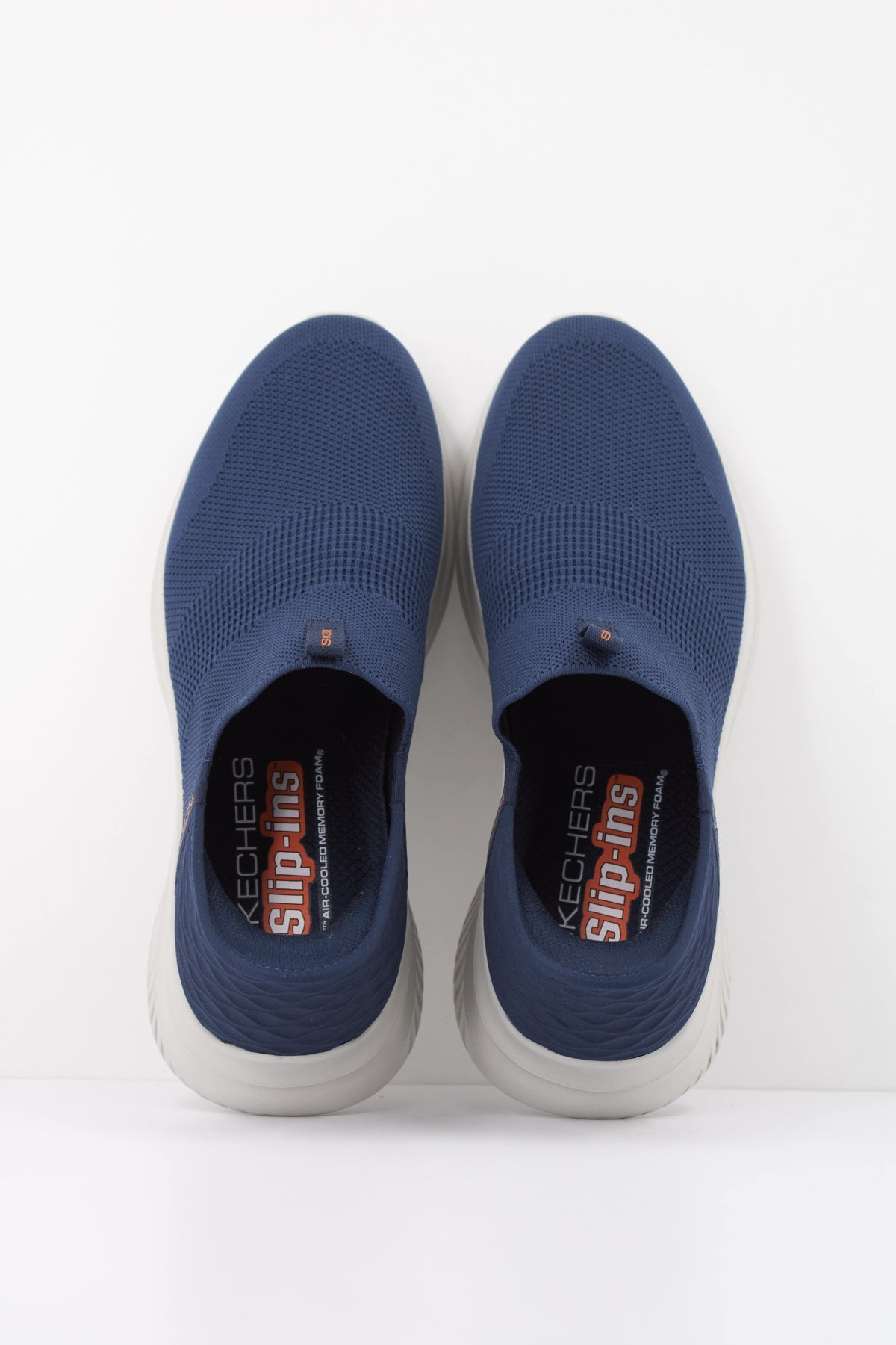 SKECHERS SLIP-INS: ULTRA FL en color NVY  (3)
