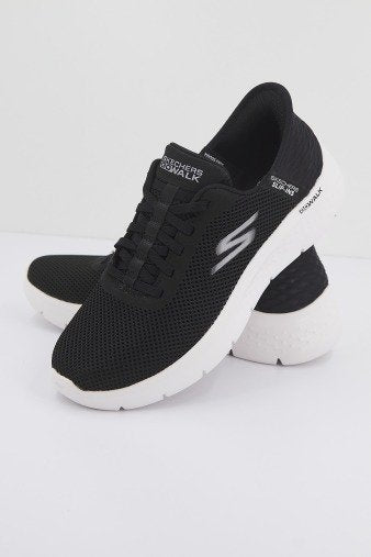 SKECHERS SLIP INS- GO WALK FL en color BKW  (1)