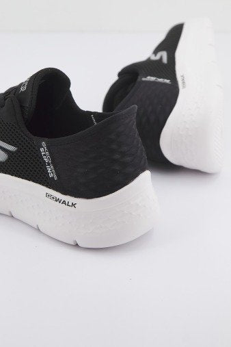 SKECHERS SLIP INS- GO WALK FL en color BKW  (3)