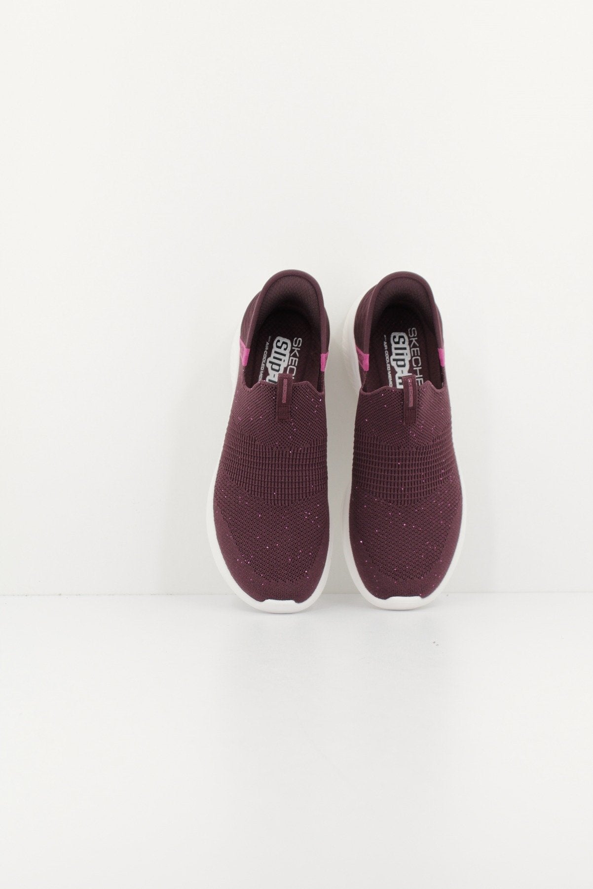 SKECHERS SLIP-INS: ULTRA FLEX en color WINE  (2)