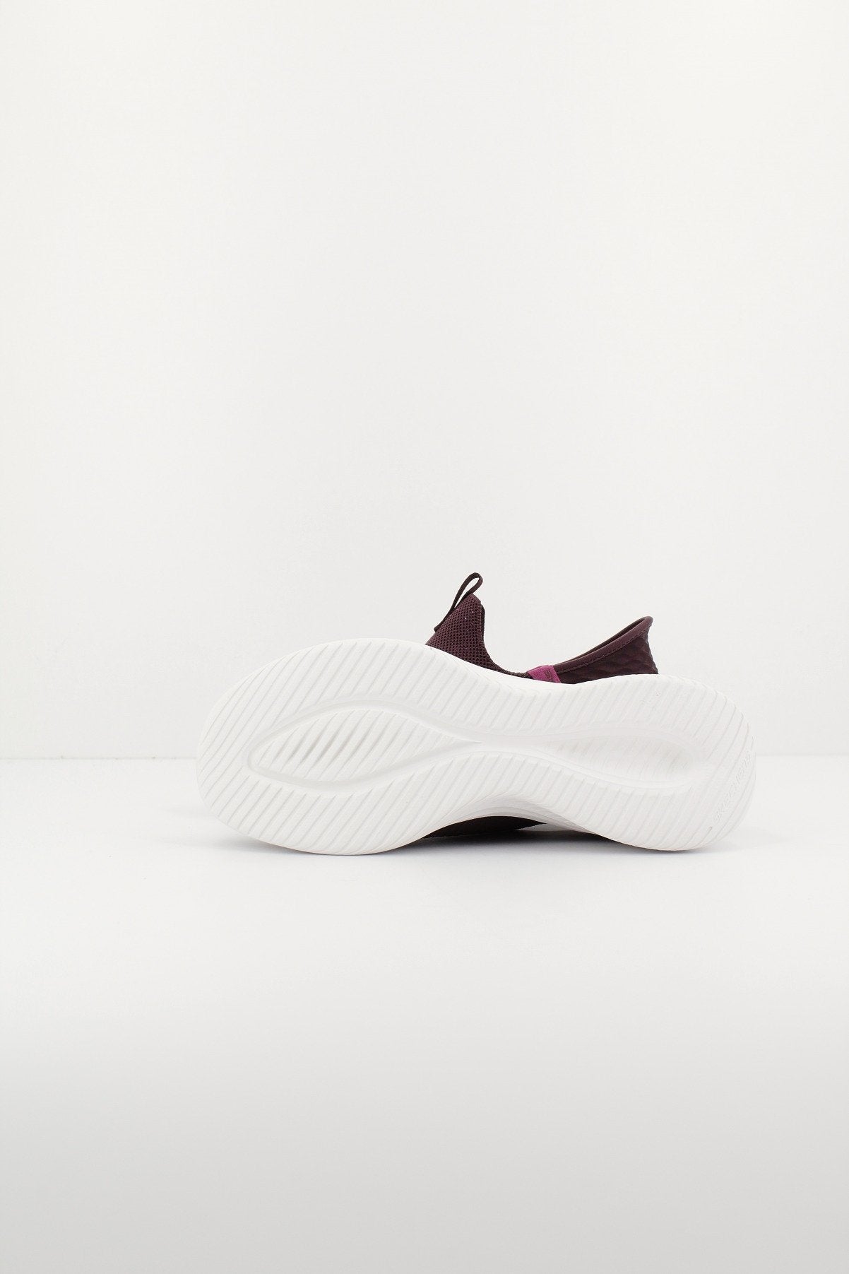 SKECHERS SLIP-INS: ULTRA FLEX en color WINE  (4)