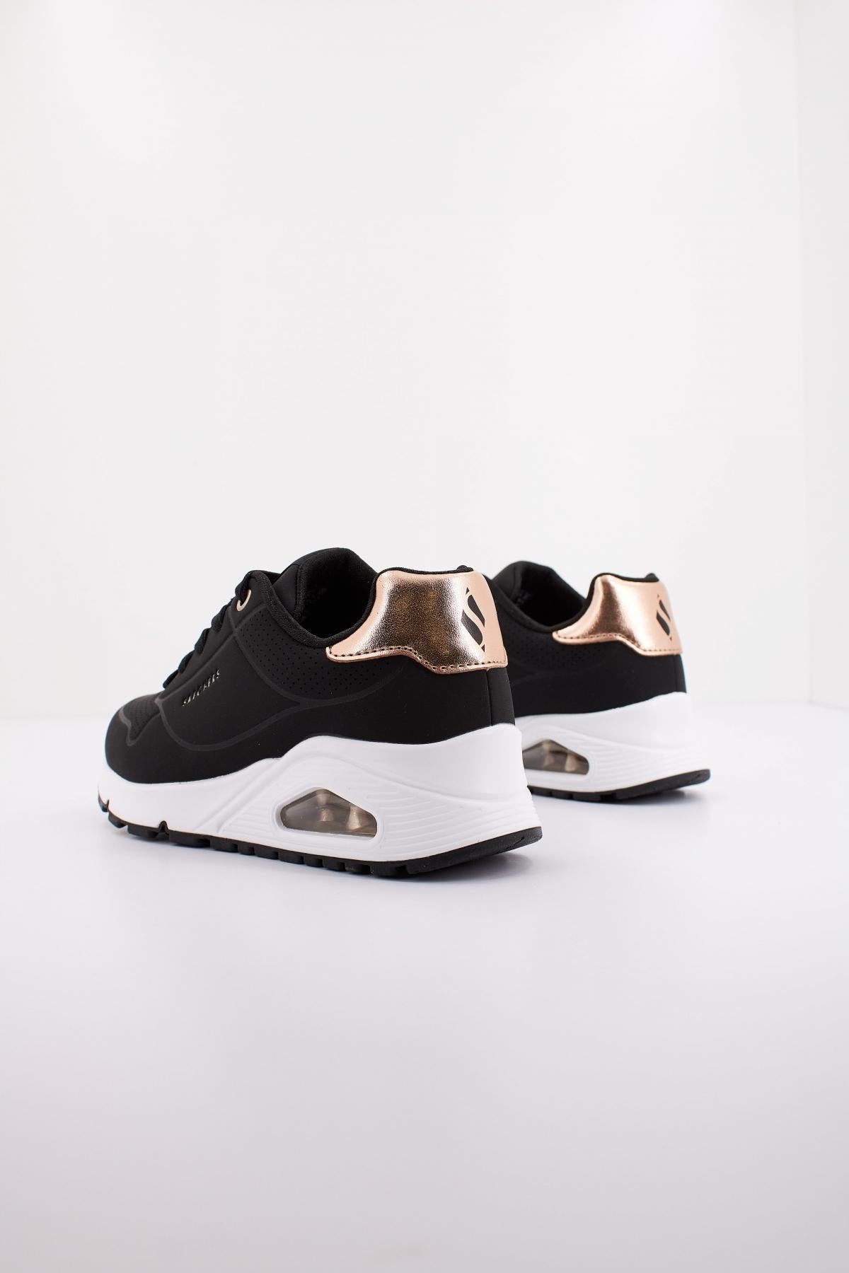 SKECHERS UNO GEN en color BLK  (4)