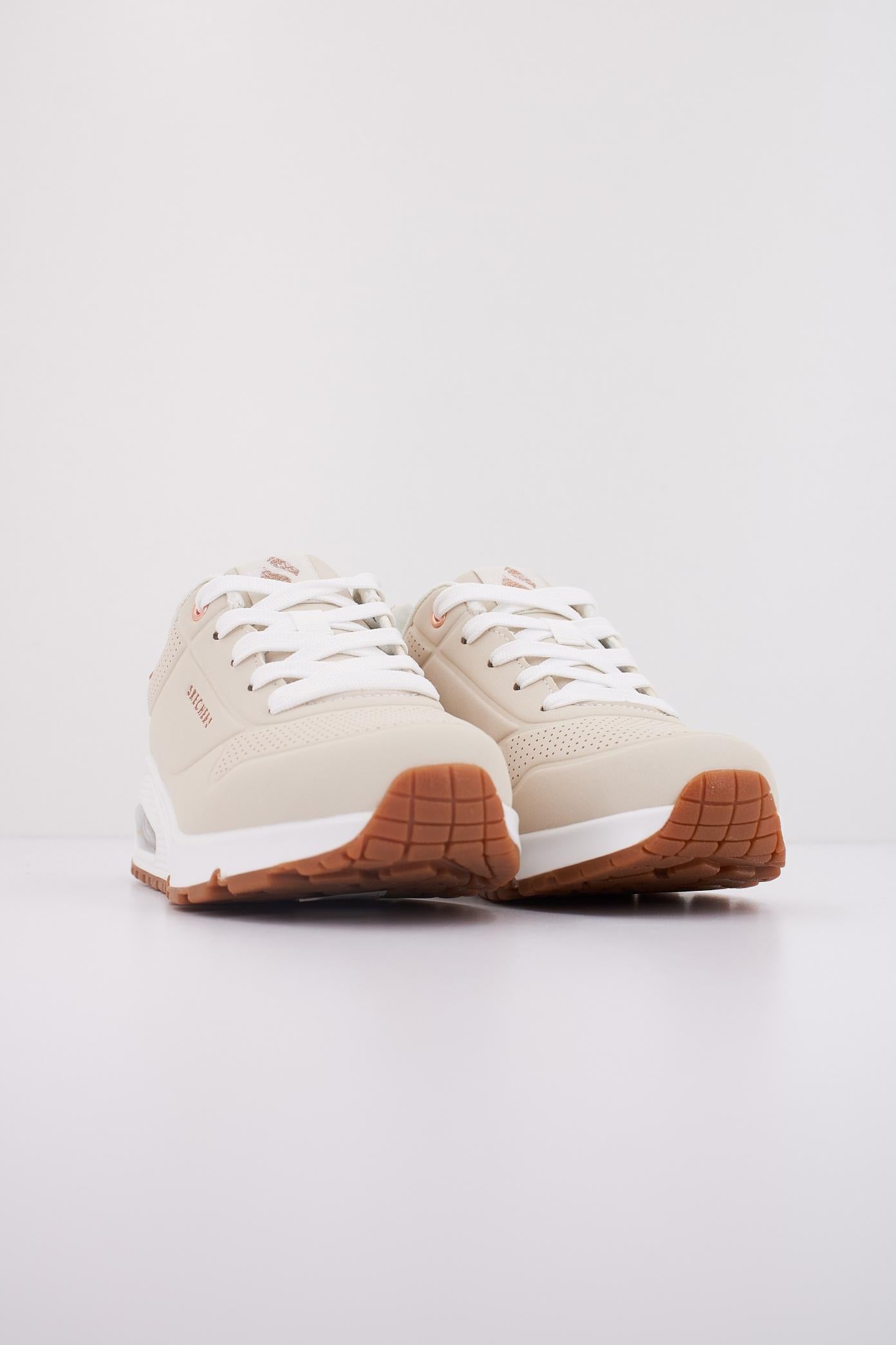 SKECHERS UNO GEN en color NAT  (2)