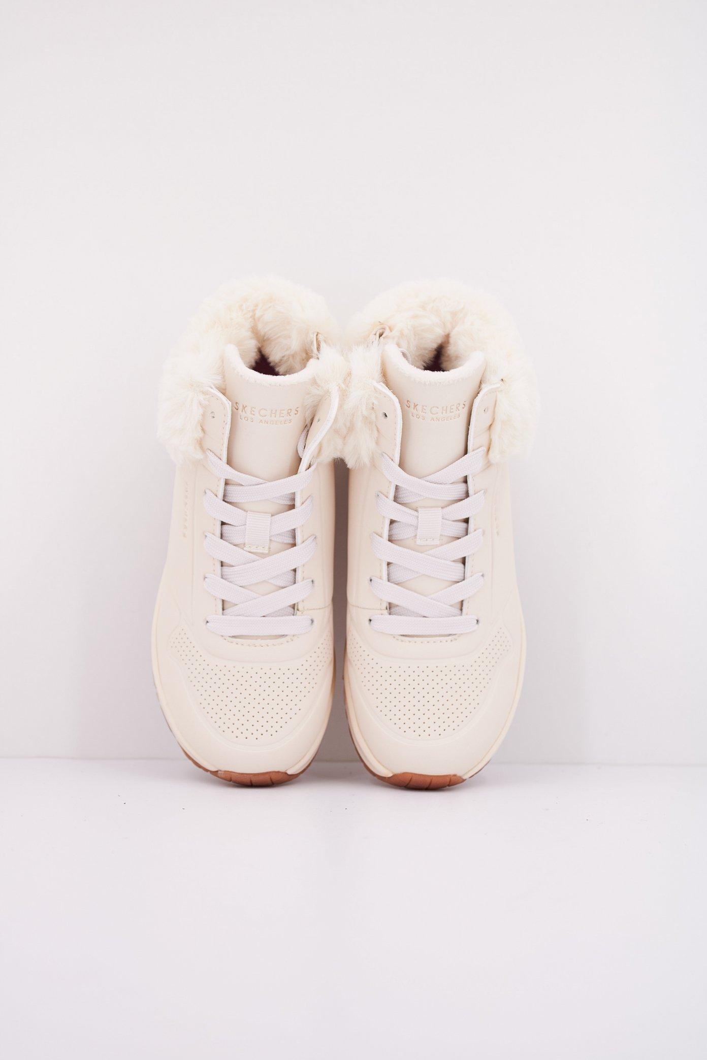 SKECHERS UNO-FALL AIR en color NAT  (3)