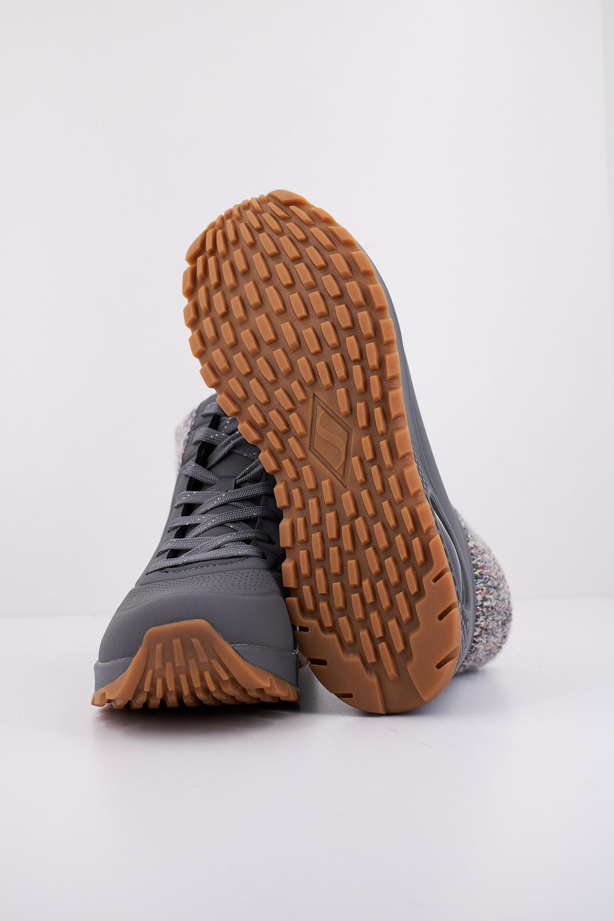 SKECHERS UNO RUGGED en color CCL  (5)