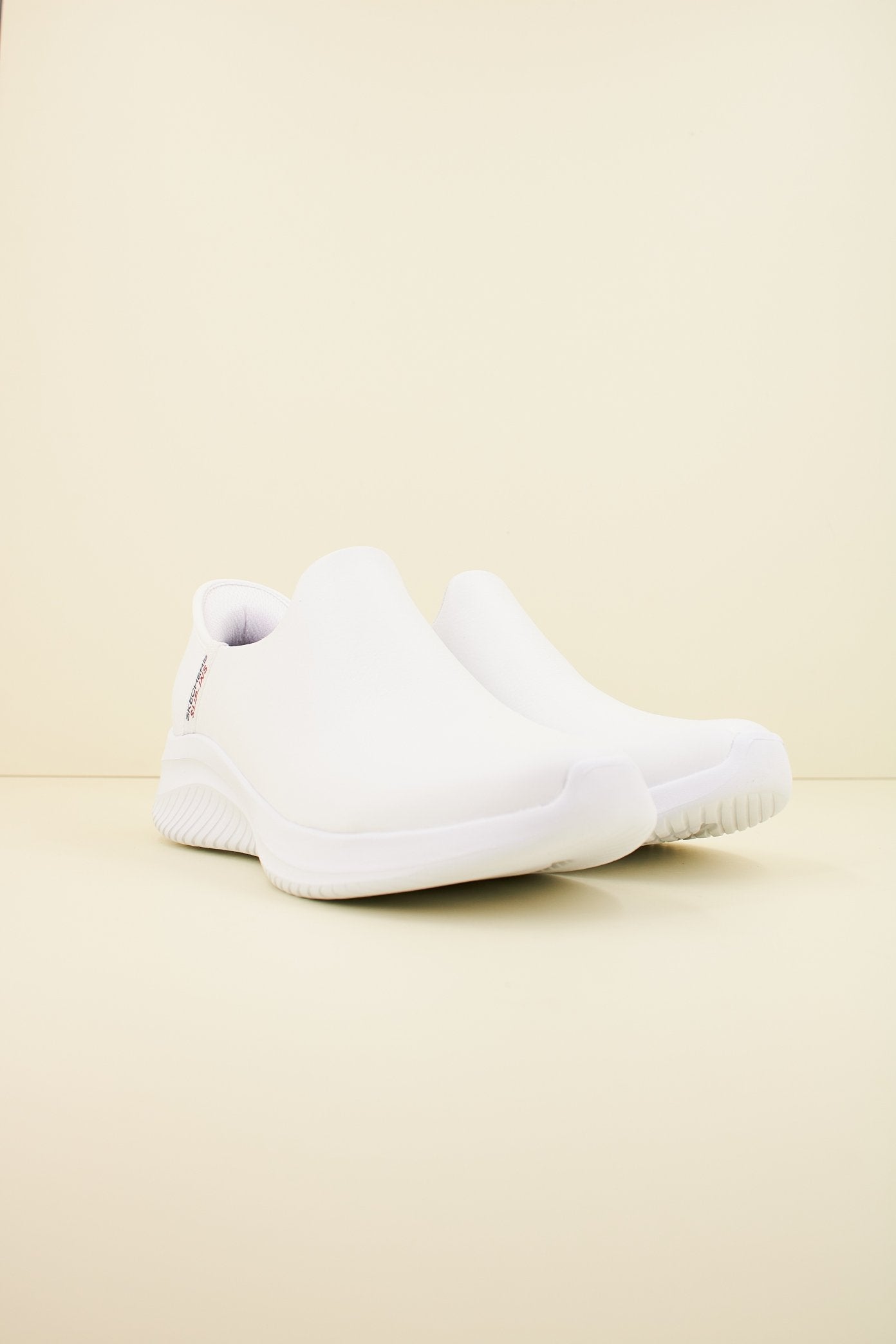 SKECHERS S  SLIP-INS en color WHT  (2)