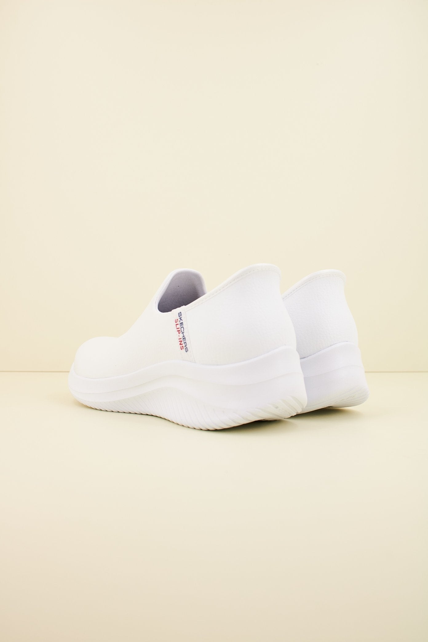 SKECHERS S  SLIP-INS en color WHT  (3)