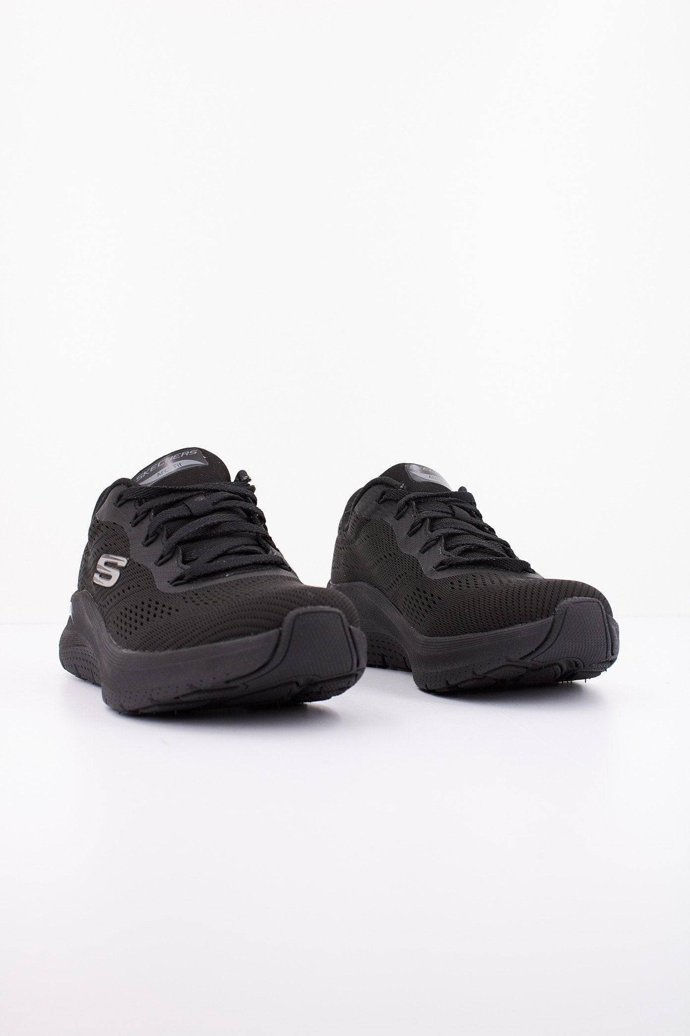 SKECHERS ARCH FIT . en color BBK  (2)