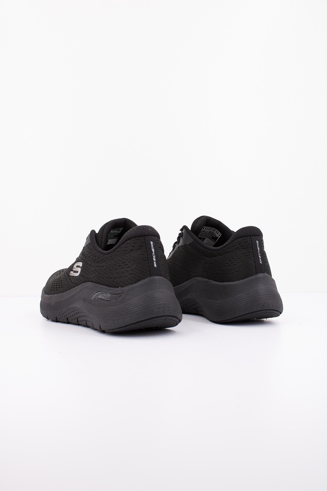 SKECHERS ARCH FIT . en color BBK  (3)