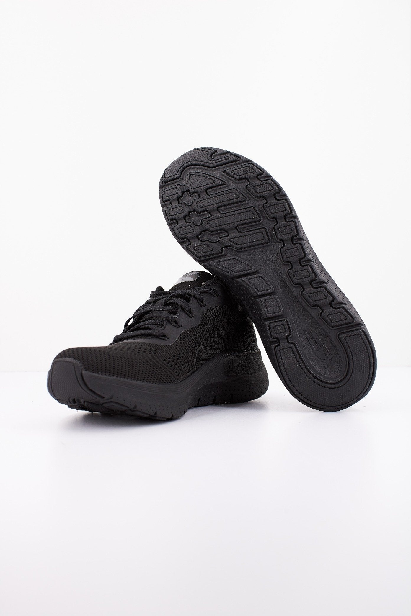 SKECHERS ARCH FIT . en color BBK  (4)