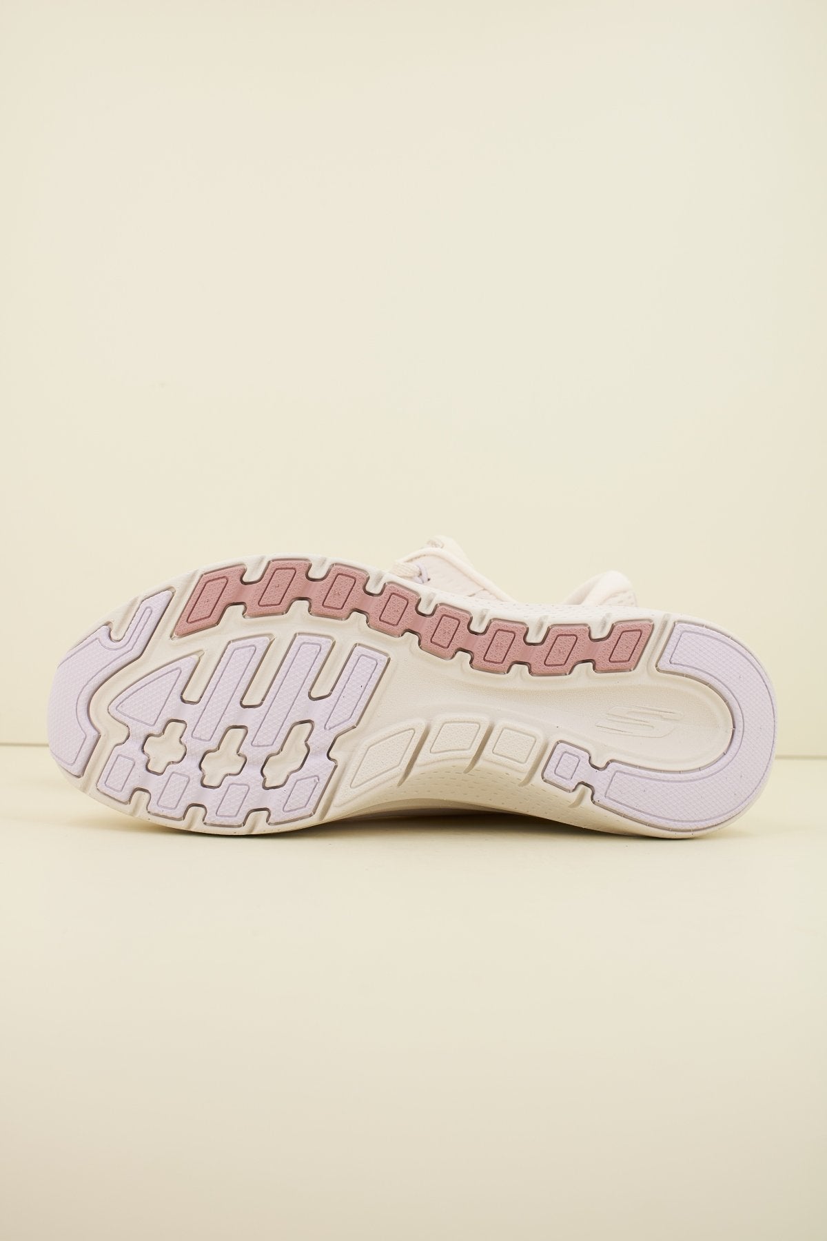 SKECHERS ARCH FIT . en color NTMT  (4)