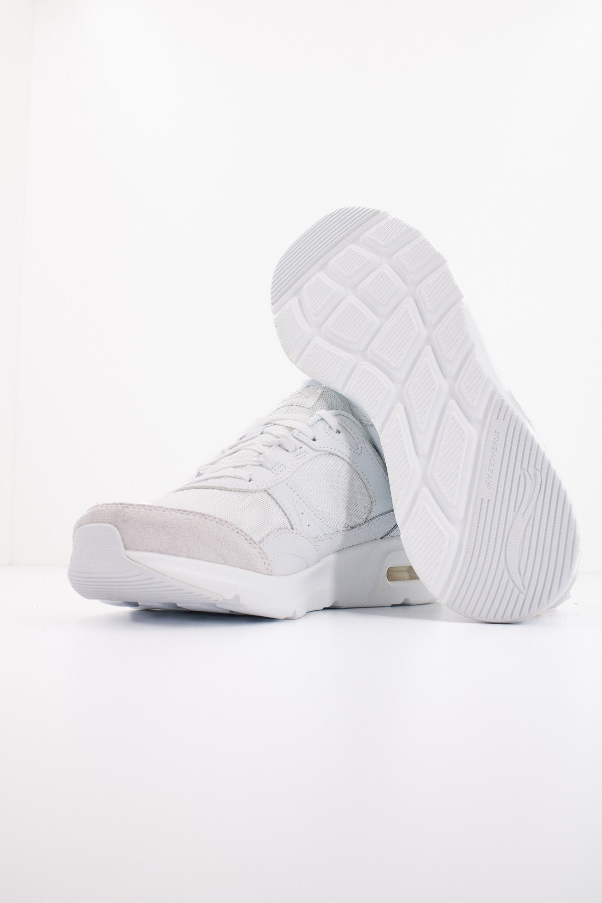 SKECHERS  SKECH-AIR COURT en color WHT  (4)