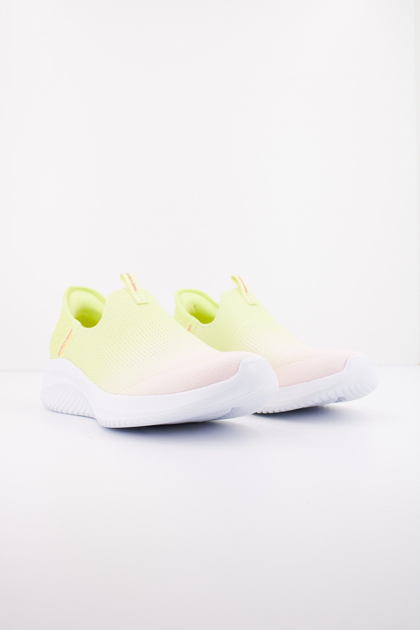 SKECHERS SLIP INS: ULTRA FLEX en color YLPK  (2)