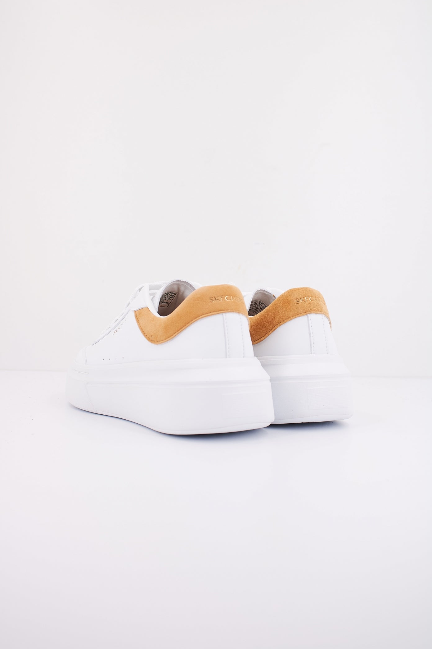 SKECHERS CORDOBA CLASSIC en color WTAN  (4)