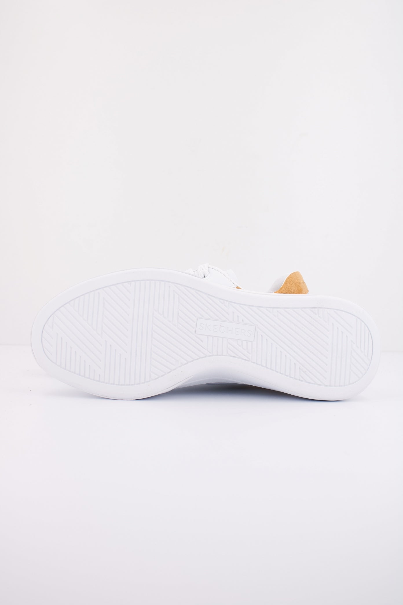 SKECHERS CORDOBA CLASSIC en color WTAN  (5)