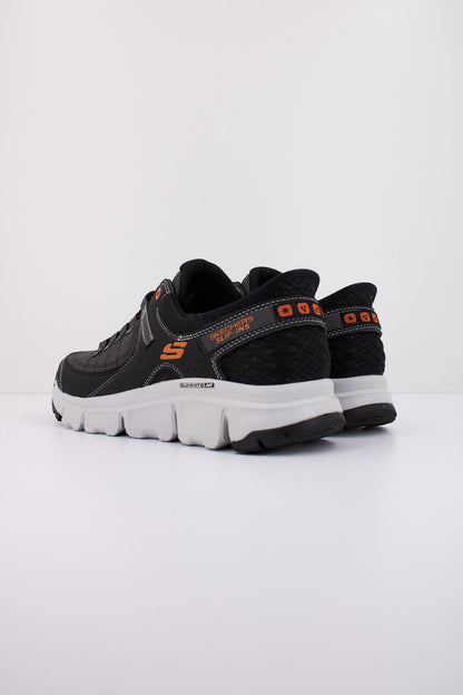 SKECHERS SUMMITS AT SLIP-INS en color GYOR  (3)