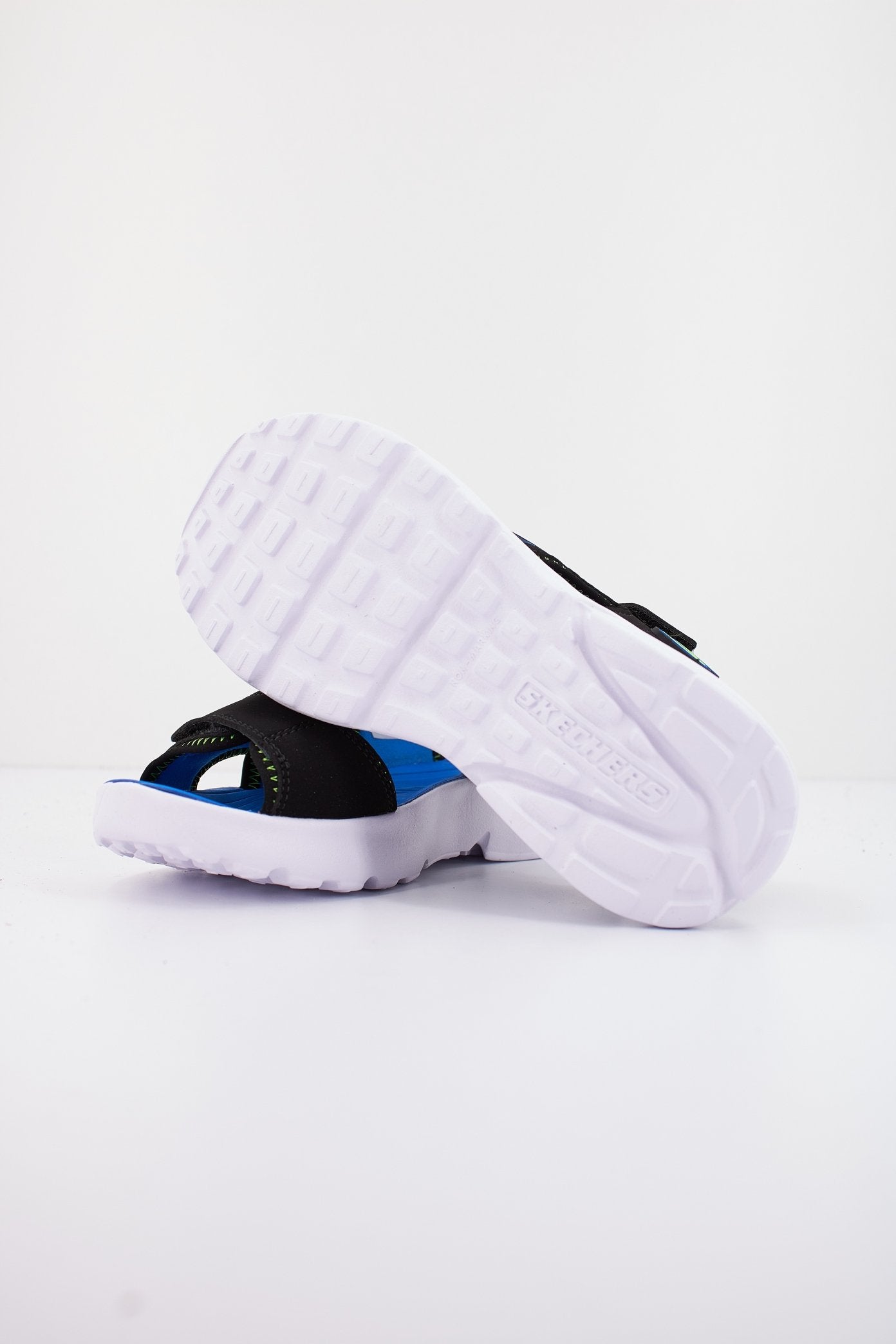 SKECHERS L  en color BBLM  (4)