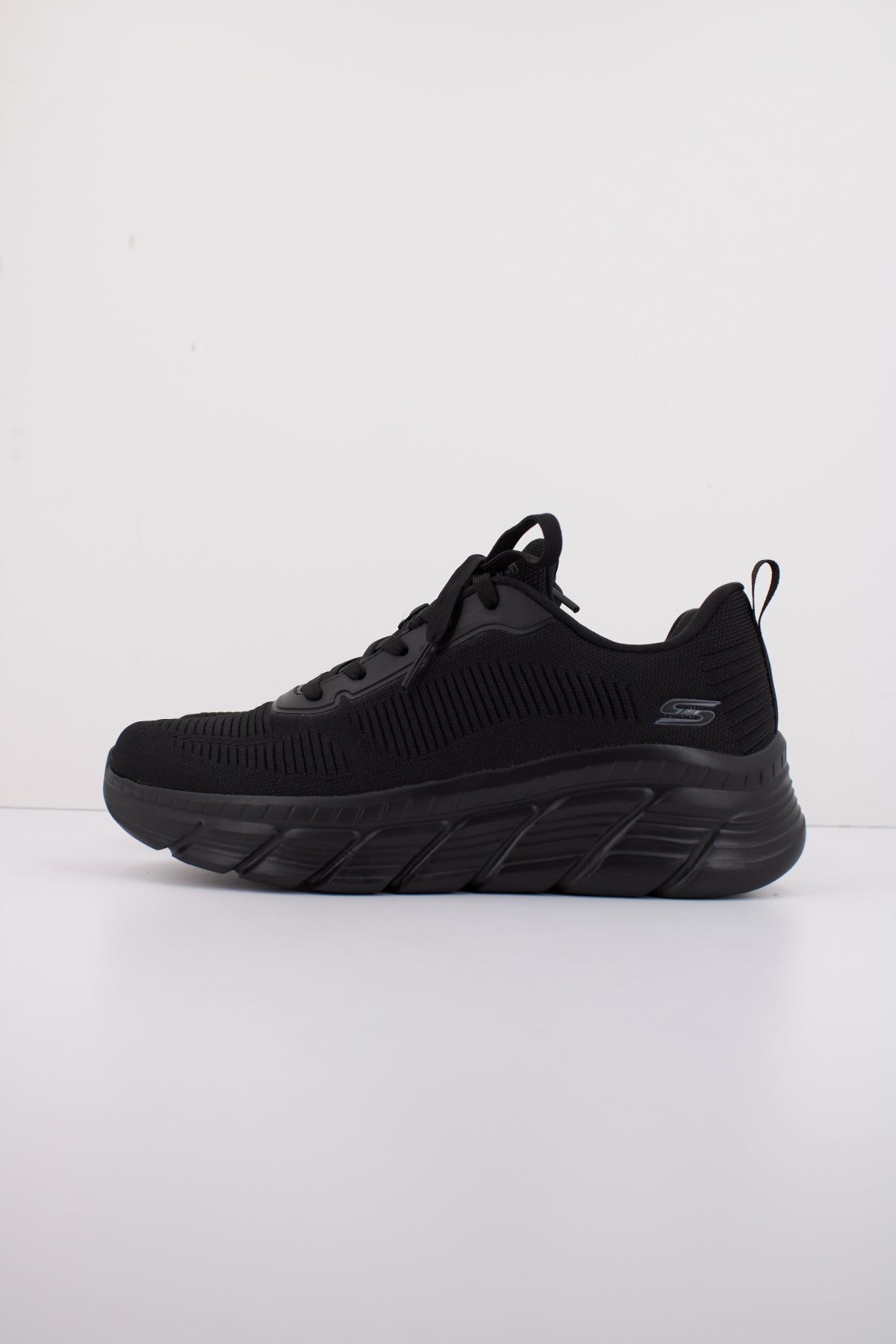 SKECHERS BOBS B FLEX HI FLYIN en color BBK  (1)