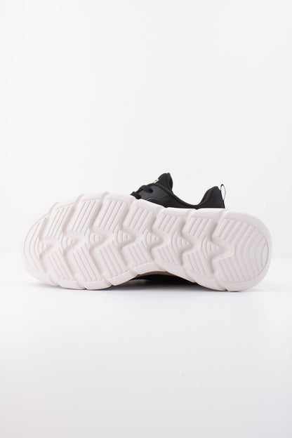 SKECHERS BOBS B FLEX HI FLYIN en color BKGD  (5)