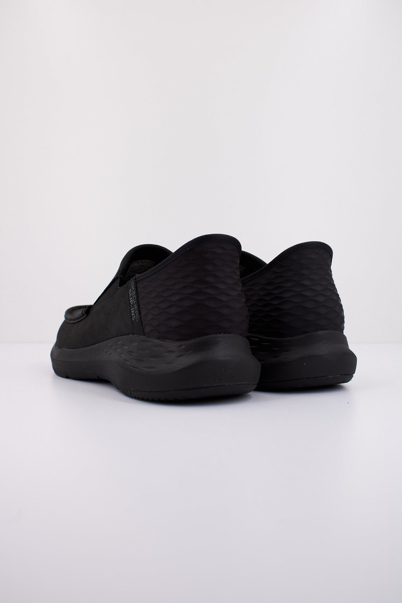 SKECHERS SLIP-INS: PARSON-OSW en color BBK  (3)