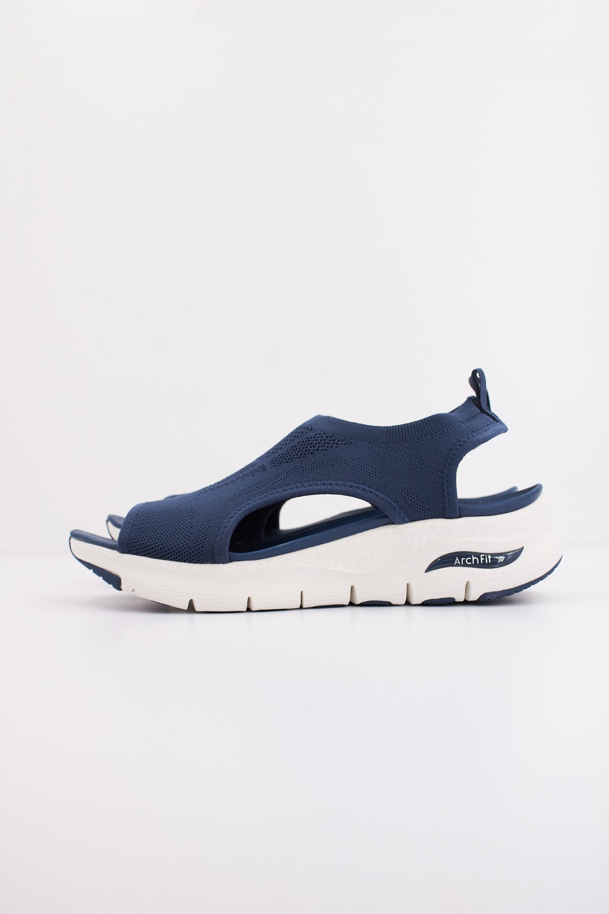SKECHERS ARCH FIT en color NVY  (1)