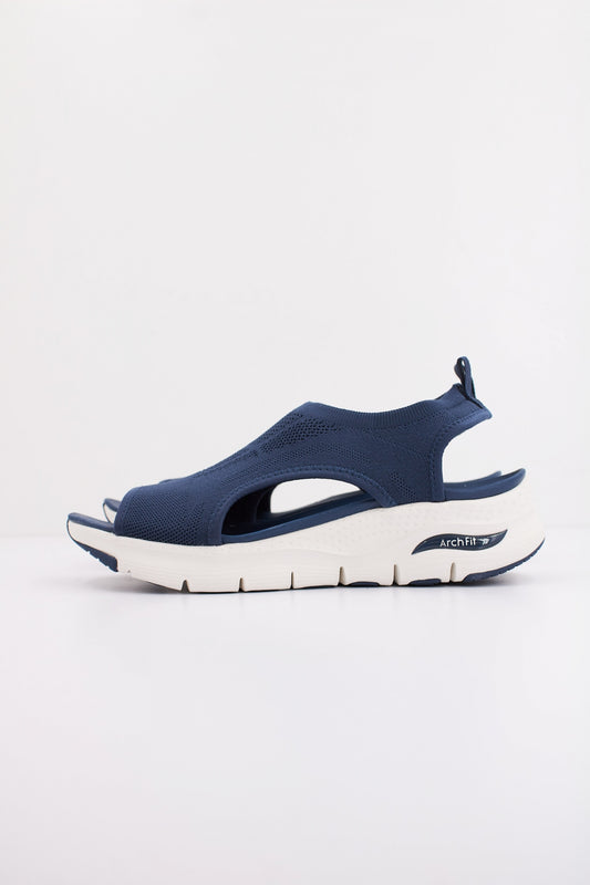 SKECHERS ARCH FIT en color NVY  (1)