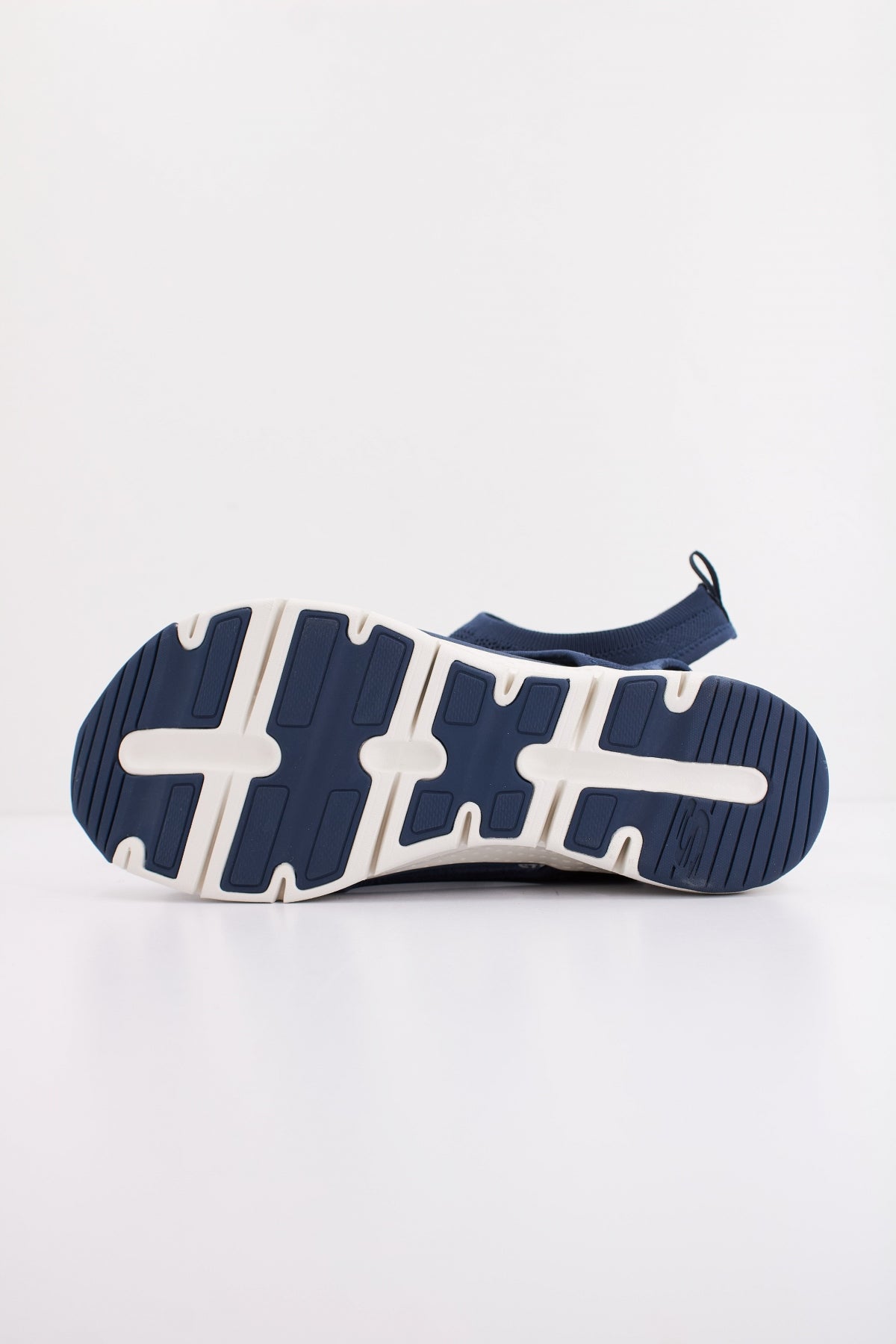 SKECHERS ARCH FIT en color NVY  (5)