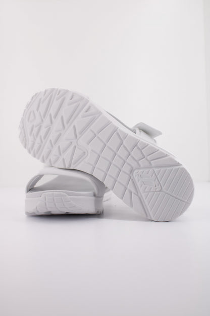 SKECHERS UNO - SUMMER STAND  en color WHT  (5)