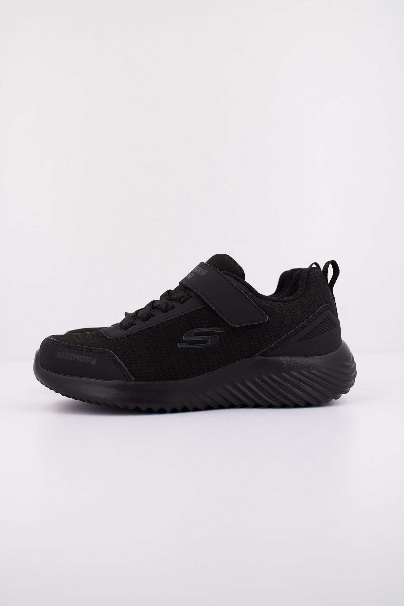 SKECHERS BOUNDER-DRIPPER DROP en color BBK  (1)