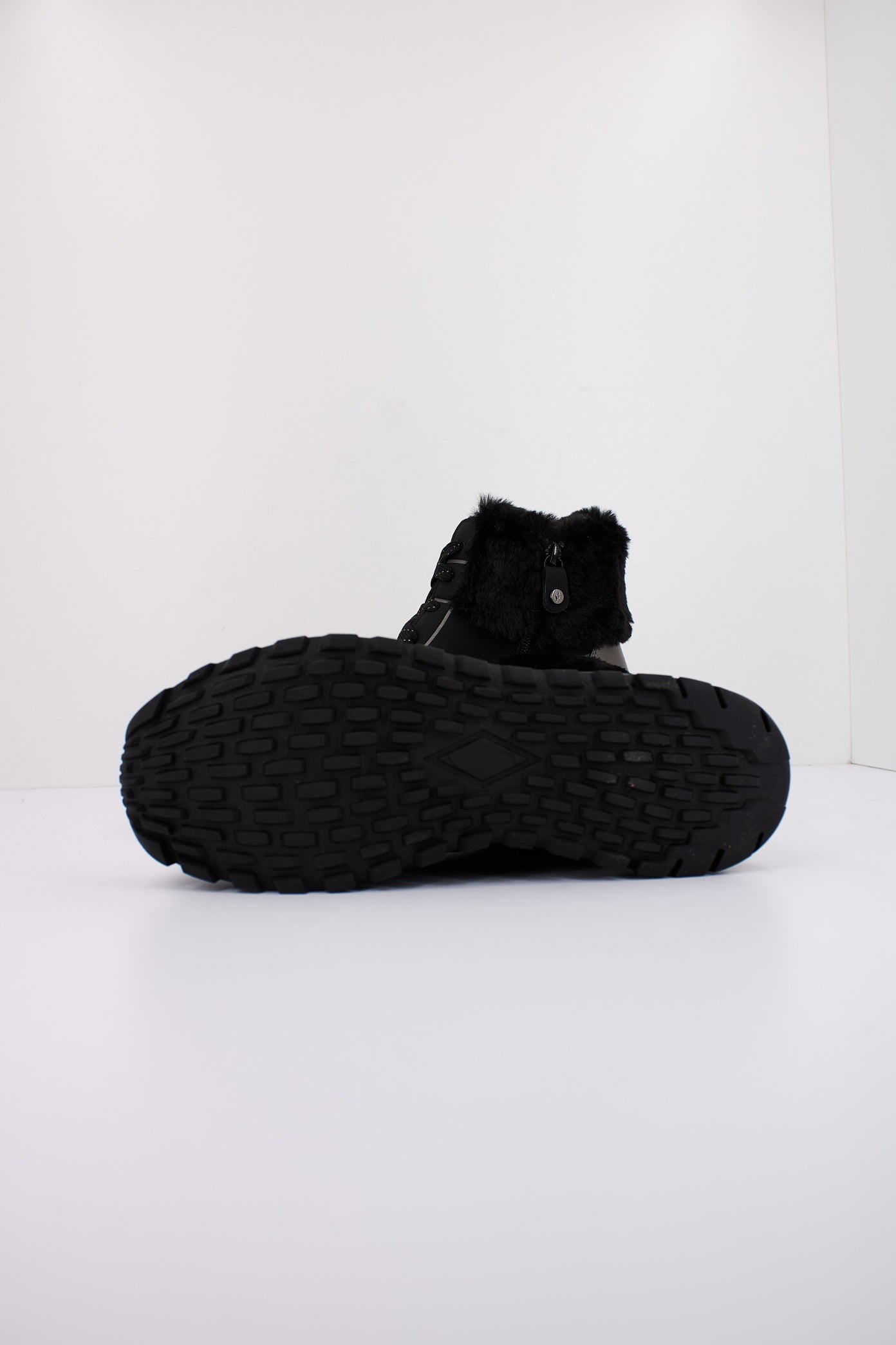 SKECHERS UNO RUGGED - FALL SH en color BKPW  (5)