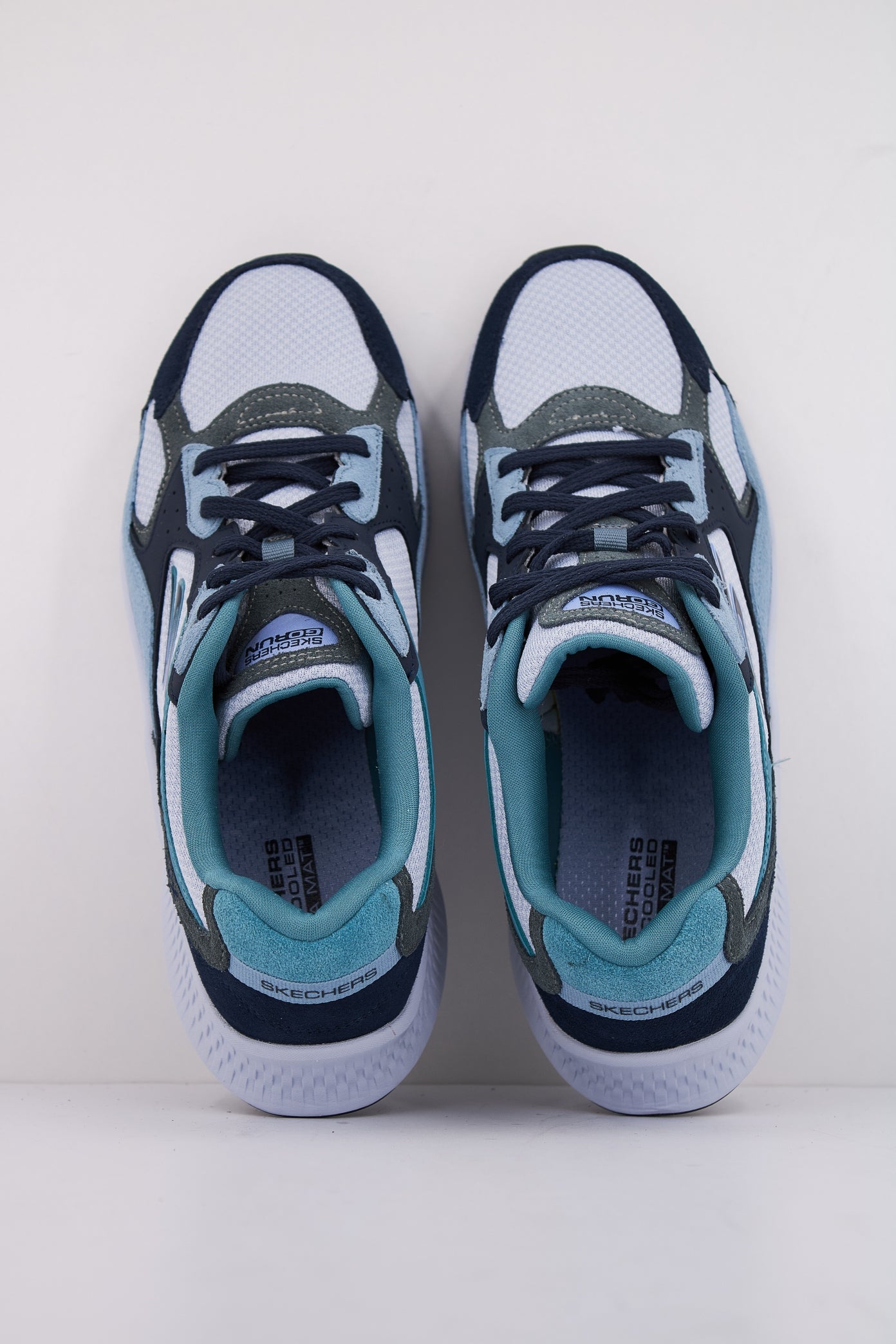 SKECHERS  GO RUN CONSISTENT  en color BLNV  (3)