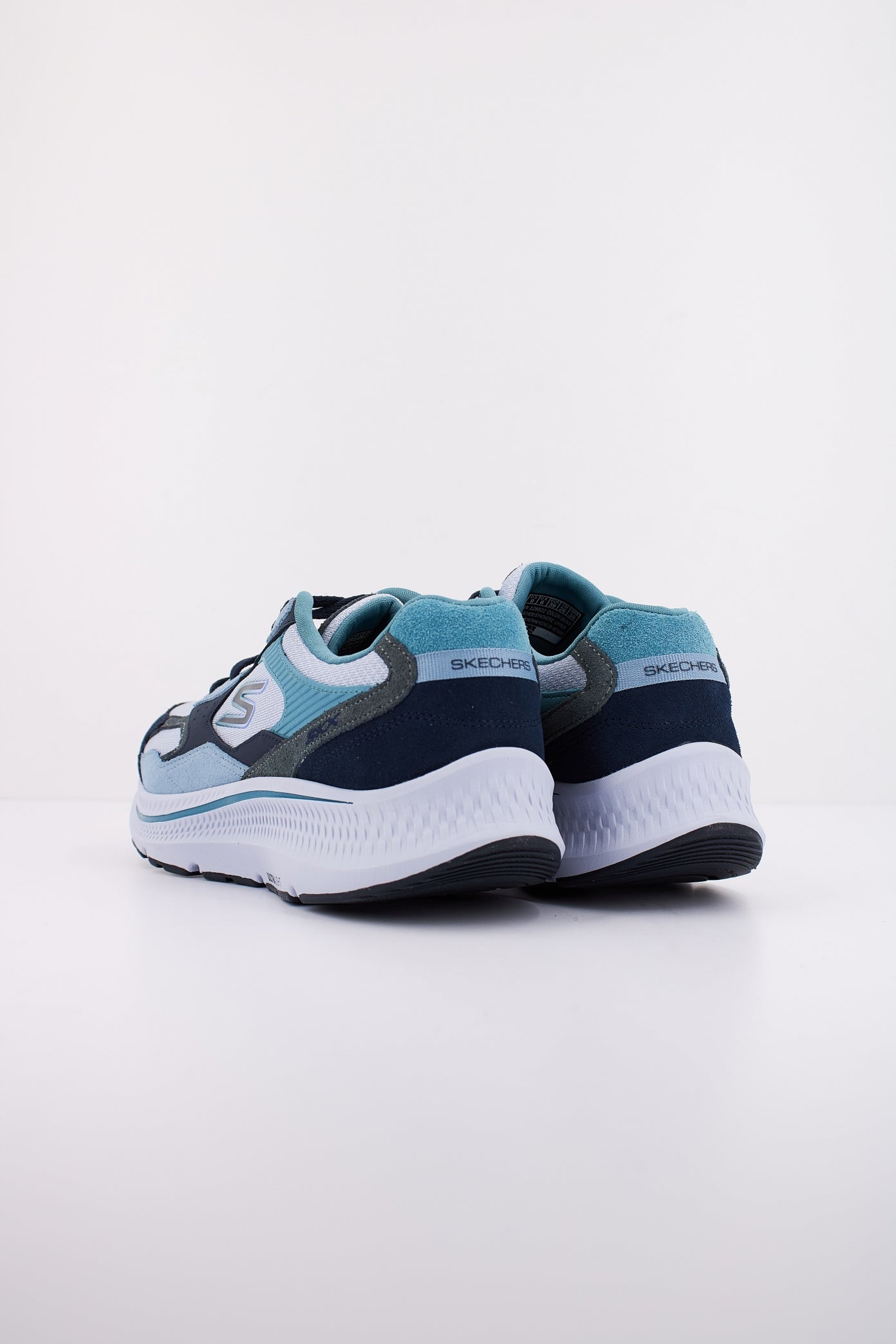 SKECHERS  GO RUN CONSISTENT  en color BLNV  (4)