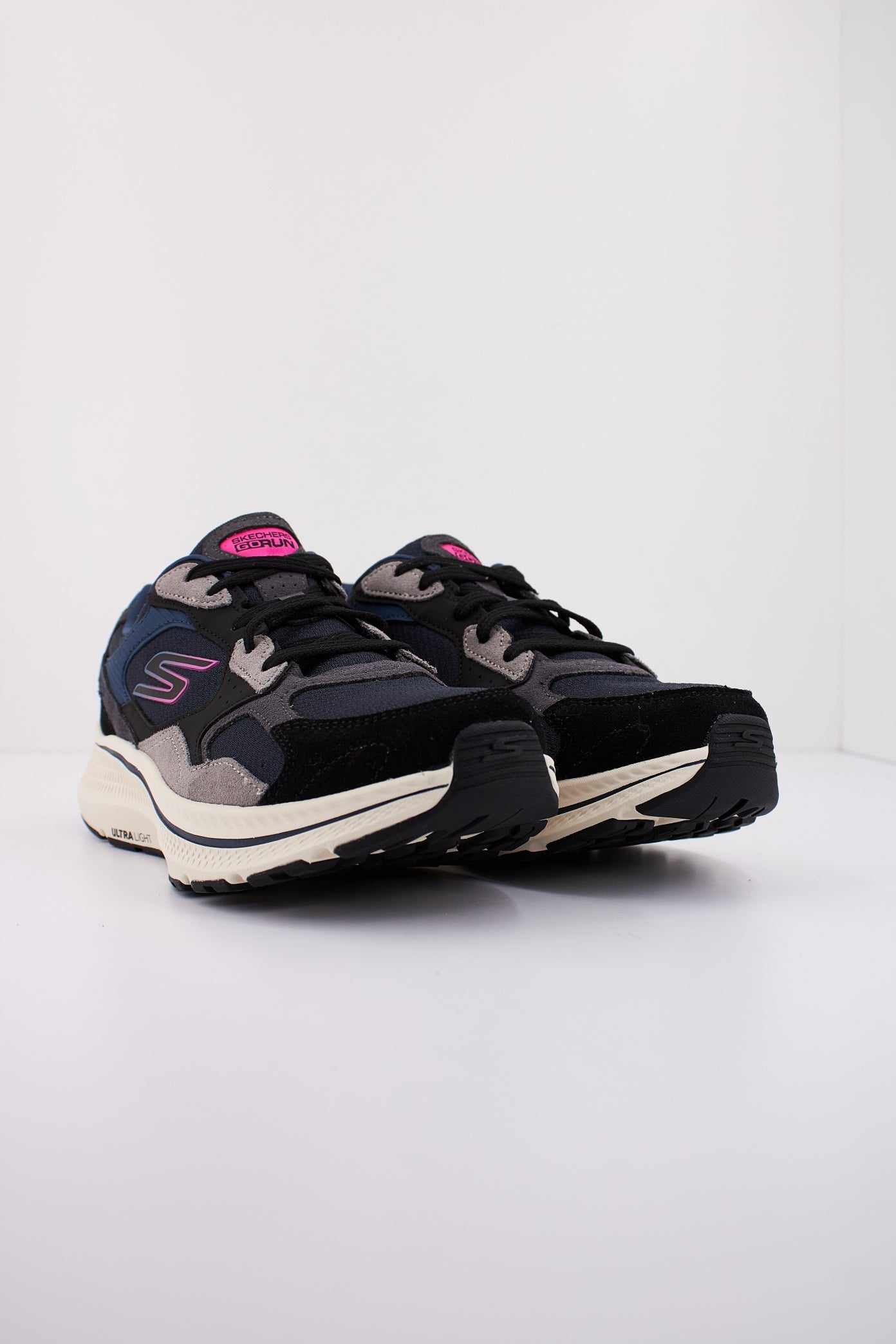 SKECHERS  GO RUN CONSISTENT  en color NVBK  (2)