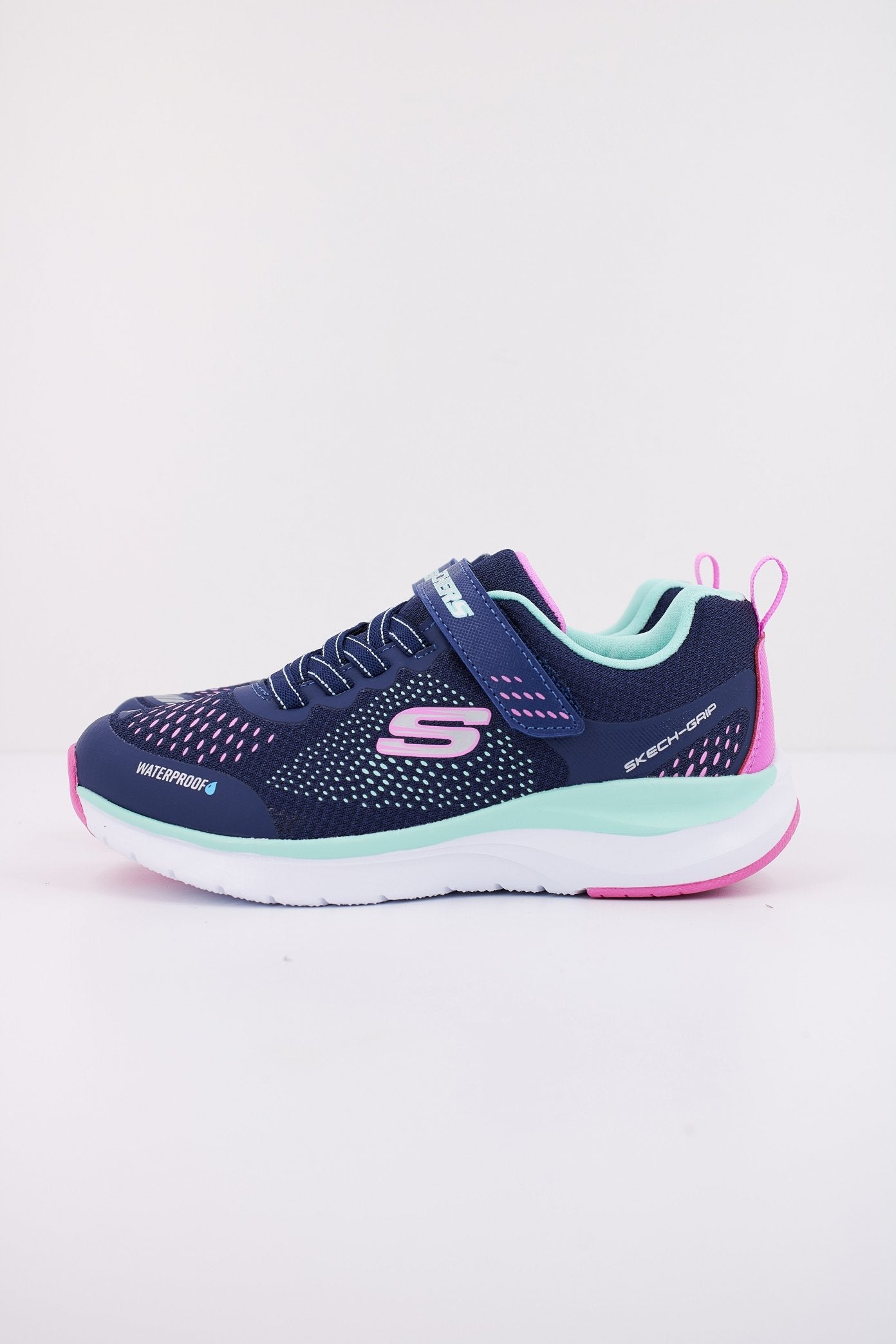 SKECHERS ULTRA GROOVE-HYDRO M en color NVMT  (1)