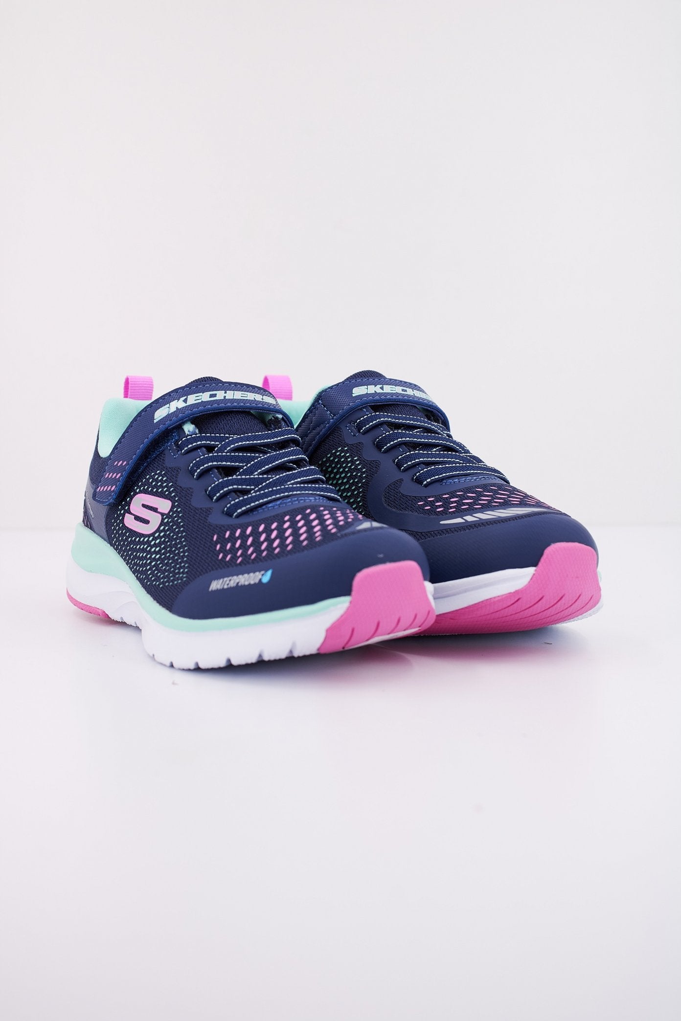 SKECHERS ULTRA GROOVE-HYDRO M en color NVMT  (2)